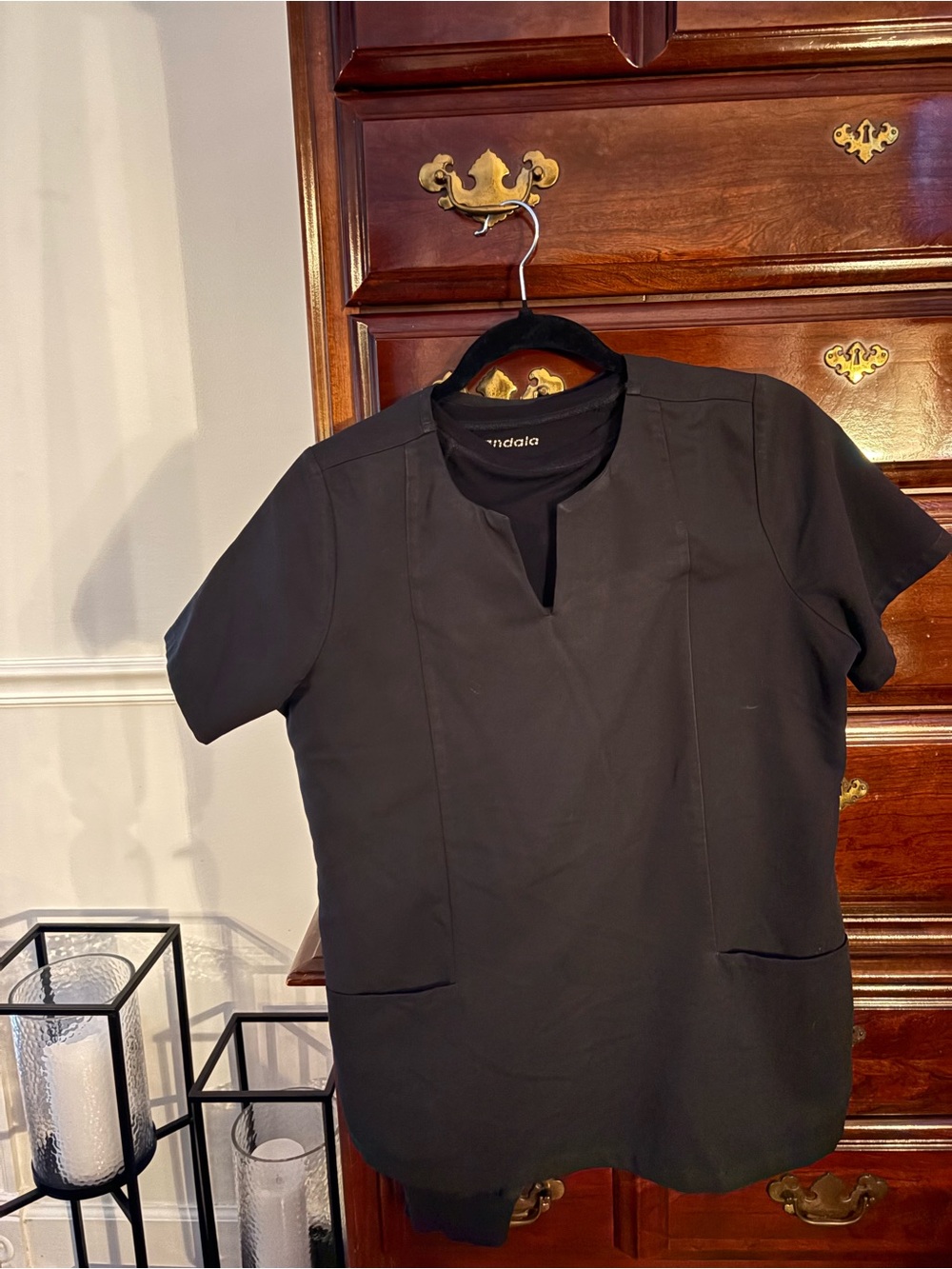 Mandala Scrub Set  Women’s Black Short-Sleeve V-Notch Top